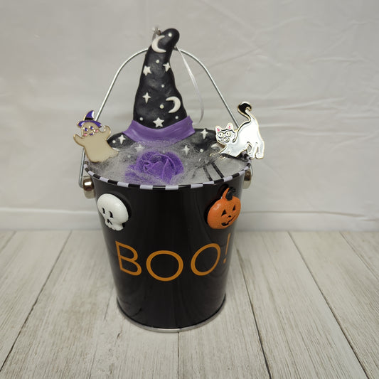 A BOO Halloween Arrangement