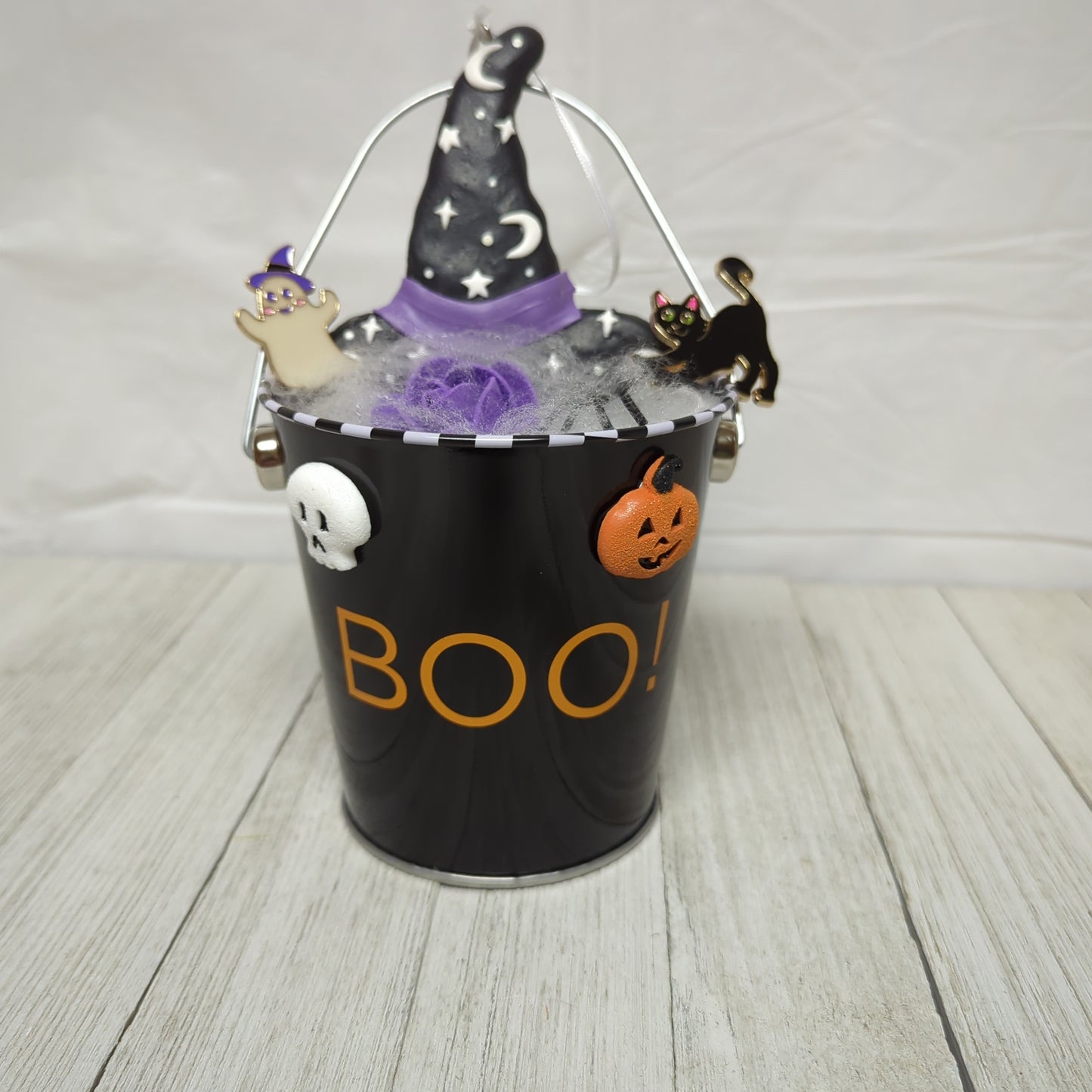 A BOO Halloween Arrangement