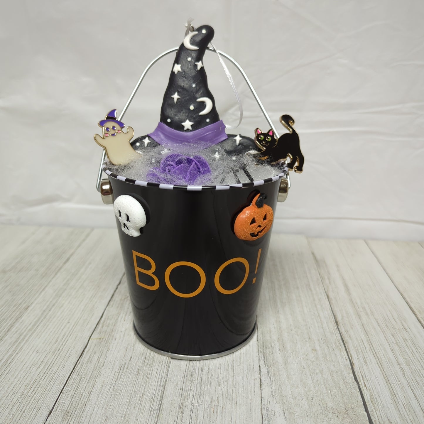 A BOO Halloween Arrangement